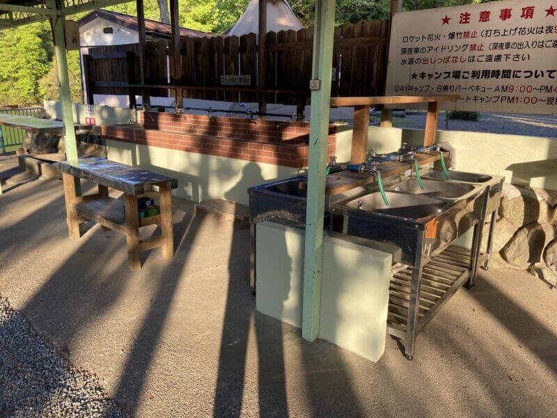 秋山川キャンプ場の炊事場