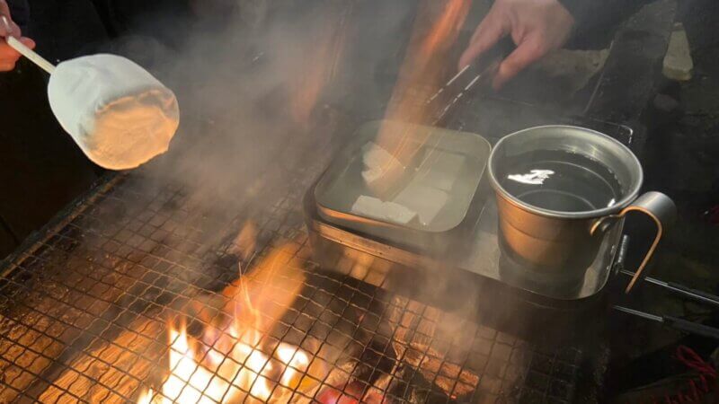 筑波ふれあいの里のキャンプ飯：焼きマシュマロ