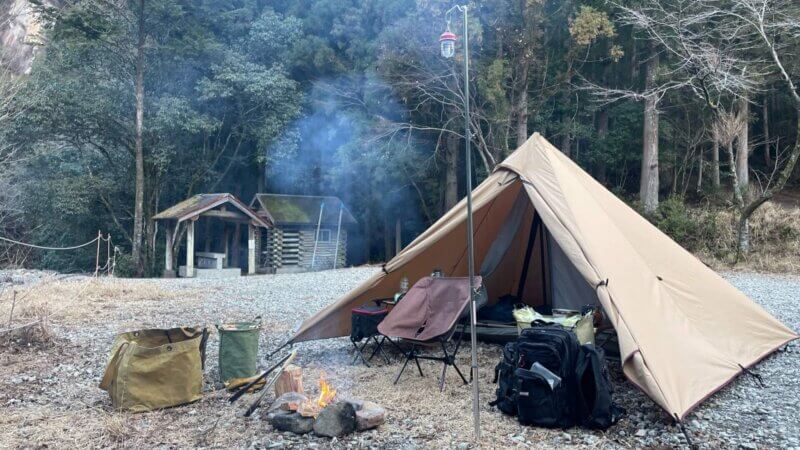 キャンプの必需品 キッチンツールバッグ コンパクトサイズの手持ちタイプ
